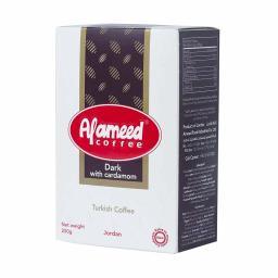 Dunkler Kaffee mit Kardamom