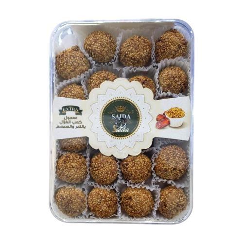 كرات التمر بالسمسم